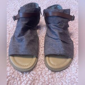 Blowfish Malibu sandals 6.5
